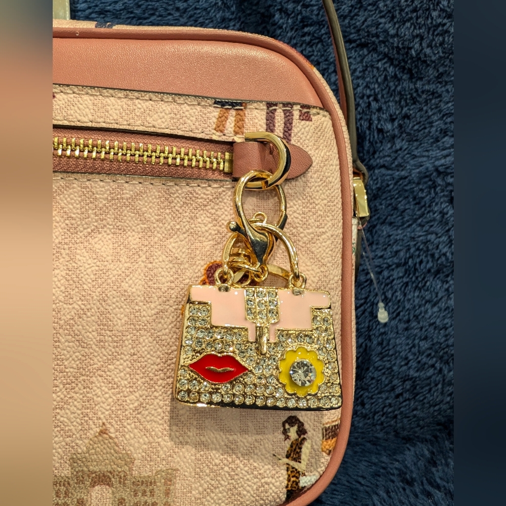 Michael Kors City print Crossbody Bag AND unbranded Bag Charm. 9.5x6.5x2", NWOT - Picture 4 of 13